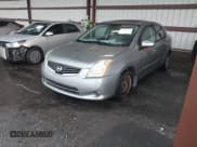 ✅ 2010 Nissan Sentra 2.0 • VIN: 3N1AB6AP7AL713000 • Lot: 42908900. Wystawiony na IAAI z przebiegiem 128 720 mil. Bezpłatny archiwum sprzedaży aukcyjnych z USA i szczegółowy raport historii pojazdu na DreamBid. Zdjęcie 2.