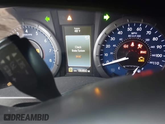 ✅ 2017 Toyota Sienna XLE • VIN: 5TDDZ3DC1HS152732 • Lot: 43352681. Listed on IAAI with 186,860 mi. Free auction sales archive from the USA and detailed vehicle history report at DreamBid. Image 15.