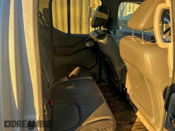 ✅ 2010 Nissan Frontier SE • VIN: 1N6AD0FV6AC425702 • Lot: 94712315. Wystawiony na Copart z przebiegiem 180 133 mil. Bezpłatny archiwum sprzedaży aukcyjnych z USA i szczegółowy raport historii pojazdu na DreamBid. Zdjęcie 6.