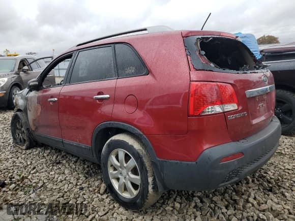 ✅ 2011 Kia Sorento LX • VIN: 5XYKT3A18BG138312 • Lot: 89695585. Wystawiony na Copart z przebiegiem Nie podano. Bezpłatny archiwum sprzedaży aukcyjnych z USA i szczegółowy raport historii pojazdu na DreamBid. Zdjęcie 2.