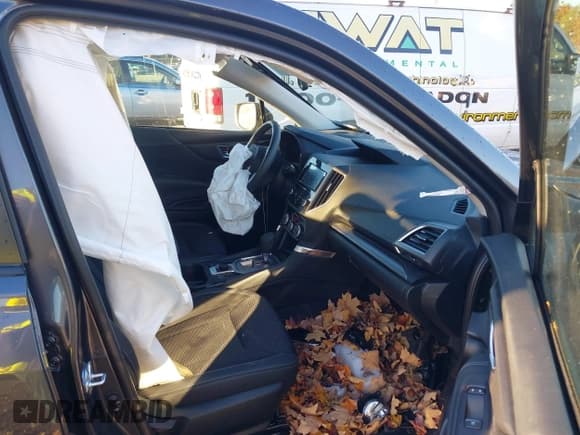 ✅ 2024 Subaru Forester Premium • VIN: JF2SKADC4RH481898 • Lot: 43600054. Listed on IAAI with 13,858 mi. Free auction sales archive from the USA and detailed vehicle history report at DreamBid. Image 5.