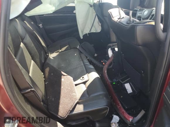 ✅ 2019 Jeep Grand Cherokee Overland • VIN: 1C4RJFCGXKC533121 • Lot: 71396005. Listed on Copart with 62,118 mi. Free auction sales archive from the USA and detailed vehicle history report at DreamBid. Image 10.