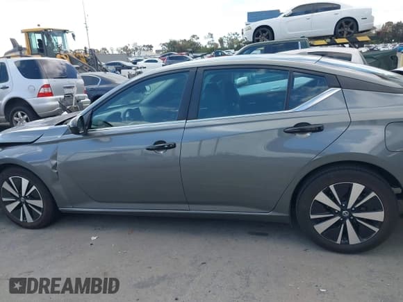 ✅ 2021 Nissan Altima SV • VIN: 1N4BL4DV2MN364089 • Lot: 42257251. Listed on IAAI with 62,923 mi. Free auction sales archive from the USA and detailed vehicle history report at DreamBid. Image 14.