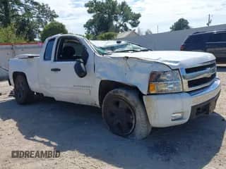 2008 Chevrolet Silverado 1500 2LT с VIN 2GCEK19J881320510, выставлен на аукционе IAAI как лот 40492016 с пробегом Не указан миль и . История ставок и продаж доступна на DreamBid. Изображение 1.