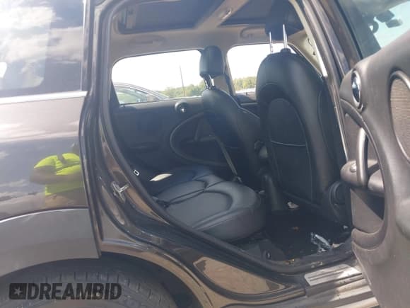 ✅ 2015 MINI Countryman S • VIN: WMWZC5C5XFWT38155 • Lot: 43134965. Listed on IAAI with 190,711 mi. Free auction sales archive from the USA and detailed vehicle history report at DreamBid. Image 8.