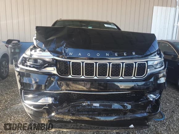 ✅ 2023 Jeep Wagoneer • VIN: 1C4SJVAP0PS562719 • Lot: 90601515. Wystawiony na Copart z przebiegiem 85 026 mil. Bezpłatny archiwum sprzedaży aukcyjnych z USA i szczegółowy raport historii pojazdu na DreamBid. Zdjęcie 5.