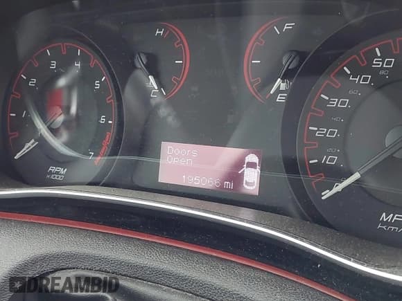 ✅ 2016 Dodge Dart SXT • VIN: 1C3CDFBB3GD667767 • Lot: 43614997. Wystawiony na IAAI z przebiegiem 195 066 mil. Bezpłatny archiwum sprzedaży aukcyjnych z USA i szczegółowy raport historii pojazdu na DreamBid. Zdjęcie 15.