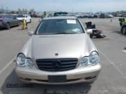 ✅ 2001 Mercedes-Benz C 230/260/280/320 • VIN: WDBRF61J61F108121 • Lot: 41985853. Wystawiony na IAAI z przebiegiem 175 305 mil. Bezpłatny archiwum sprzedaży aukcyjnych z USA i szczegółowy raport historii pojazdu na DreamBid. Zdjęcie 13.