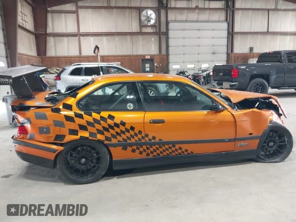 ✅ 1995 BMW 3 Series M3 • VIN: WBSBF9325SEH05225 • Lot: 42457845. Wystawiony na IAAI z przebiegiem 109 724 mil. Bezpłatny archiwum sprzedaży aukcyjnych z USA i szczegółowy raport historii pojazdu na DreamBid. Zdjęcie 14.