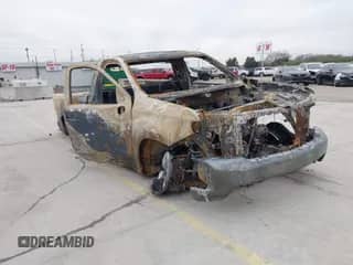 2021 Chevrolet Silverado 1500 Work Truck z VIN 3GCNWAEF1MG308061, wystawiony jako IAAI lot #41267222 z przebiegiem Nie podano mil oraz . Historia ofert i sprzedaży dostępna na DreamBid. Obrazek 1.