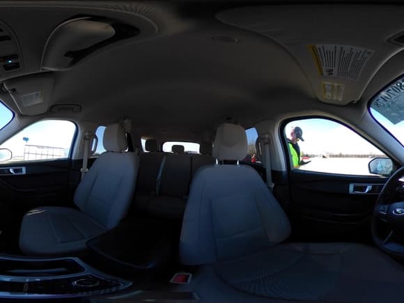 ✅ 2020 Ford Explorer • VIN: 1FMSK8BB3LGC64398 • Lot: 38070178. Listed on IAAI with 23,260 mi. Free auction sales archive from the USA and detailed vehicle history report at DreamBid. Image 19.