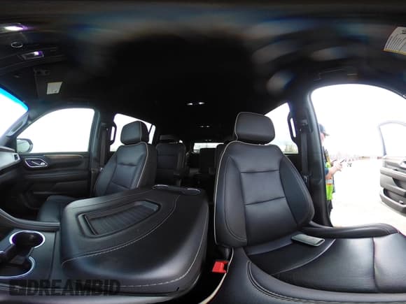 ✅ 2022 Chevrolet Suburban Premier • VIN: 1GNSKFKD5NR293216 • Lot: 41778432. Wystawiony na IAAI z przebiegiem 76 471 mil. Bezpłatny archiwum sprzedaży aukcyjnych z USA i szczegółowy raport historii pojazdu na DreamBid. Zdjęcie 18.