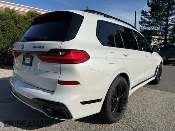 ✅ 2020 BMW X7 M50i • VIN: 5UXCX6C08L9B69370 • Lot: 80400035. Listed on Copart with 77,798 mi. Free auction sales archive from the USA and detailed vehicle history report at DreamBid. Image 4.