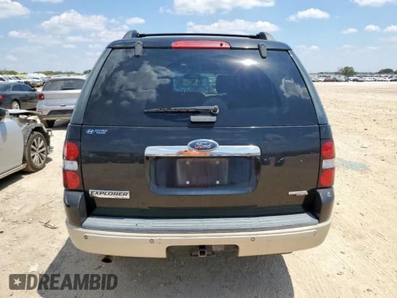 ✅ 2006 Ford Explorer Eddie Bauer • VIN: 1FMEU64E56UB68359 • Лот: 70301045. Опубликован ранее на Copart с пробегом 175 692 миль. Бесплатный доступ к архиву аукционных продаж из США и подробный отчёт об истории автомобиля на DreamBid. Изображение 6.