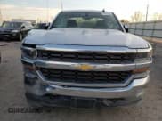 ✅ 2019 Chevrolet Silverado 1500 LT • VIN: 2GCVKPEC8K1195266 • Lot: 79939493. Wystawiony na Copart z przebiegiem Nie podano. Bezpłatny archiwum sprzedaży aukcyjnych z USA i szczegółowy raport historii pojazdu na DreamBid. Zdjęcie 5.
