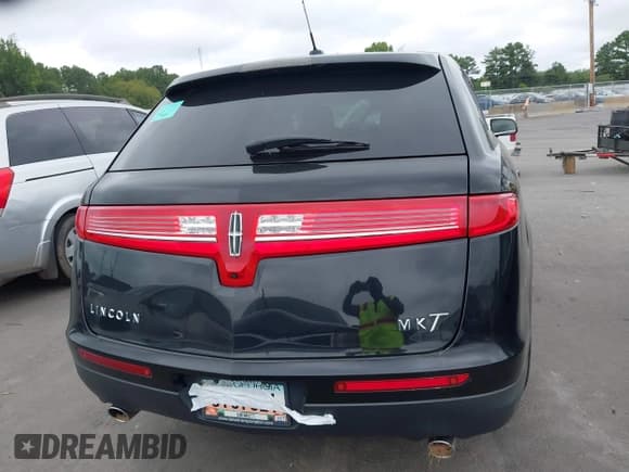 ✅ 2018 Lincoln MKT • VIN: 2LMHJ5NK1JBL01805 • Lot: 42876429. Wystawiony na IAAI z przebiegiem 337 120 mil. Bezpłatny archiwum sprzedaży aukcyjnych z USA i szczegółowy raport historii pojazdu na DreamBid. Zdjęcie 16.