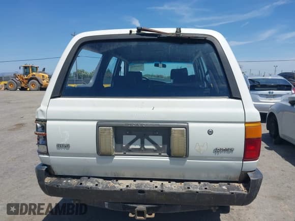✅ 1990 Toyota 4Runner • VIN: JT3RN37W2L0006007 • Lot: 42366826. Listed on IAAI with 344,675 mi. Free auction sales archive from the USA and detailed vehicle history report at DreamBid. Image 16.