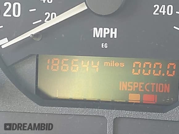 ✅ 1998 BMW 3 Series • VIN: WBACG7335WKC31285 • Lot: 42582921. Wystawiony na IAAI z przebiegiem 186 644 mil. Bezpłatny archiwum sprzedaży aukcyjnych z USA i szczegółowy raport historii pojazdu na DreamBid. Zdjęcie 15.