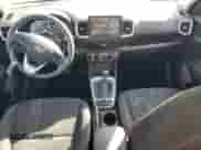 2025 Hyundai Venue SEL z VIN KMHRC8A37SU377891, wystawiony jako Copart lot #81901755 z przebiegiem 2 710 mil mil oraz Szkoda całkowita • Salvage title. Historia ofert i sprzedaży dostępna na DreamBid. Obrazek 8.