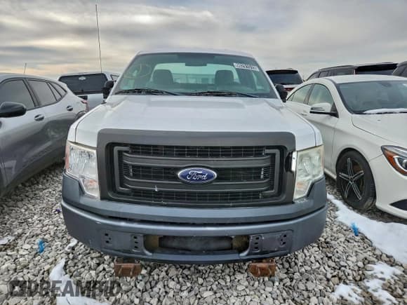 ✅ 2014 Ford F-150 XL • VIN: 1FTMF1CM7EKE21567 • Lot: 90291515. Wystawiony na Copart z przebiegiem 166 772 mil. Bezpłatny archiwum sprzedaży aukcyjnych z USA i szczegółowy raport historii pojazdu na DreamBid. Zdjęcie 5.