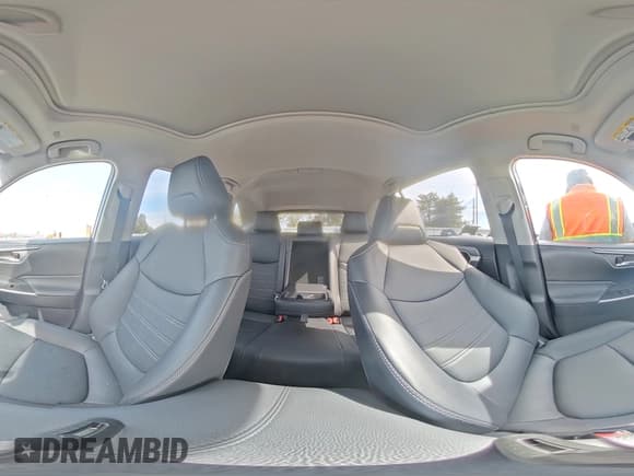 ✅ 2024 Toyota RAV4 XLE Premium • VIN: 2T3A1RFV5RW475791 • Lot: 82419815. Wystawiony na Copart z przebiegiem 10 332 mil. Bezpłatny archiwum sprzedaży aukcyjnych z USA i szczegółowy raport historii pojazdu na DreamBid. Zdjęcie 15.