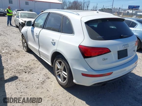 ✅ 2014 Audi Q5 Premium Plus • VIN: WA1DGAFP9EA069322 • Lot: 41667905. Listed on IAAI with 110,743 mi. Free auction sales archive from the USA and detailed vehicle history report at DreamBid. Image 3.