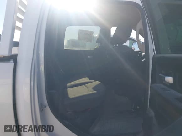 ✅ 2019 Ram 2500 Tradesman • VIN: 3C6UR5HJ6KG551413 • Lot: 43594790. Wystawiony na IAAI z przebiegiem 150 753 mil. Bezpłatny archiwum sprzedaży aukcyjnych z USA i szczegółowy raport historii pojazdu na DreamBid. Zdjęcie 8.