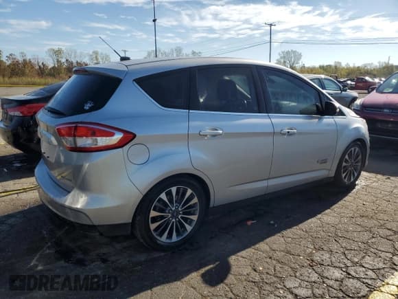 ✅ 2017 Ford C-Max Titanium • VIN: 1FADP5FU2HL100668 • Лот: 86243835. Опубликован ранее на Copart с пробегом 92 843 миль. Бесплатный доступ к архиву аукционных продаж из США и подробный отчёт об истории автомобиля на DreamBid. Изображение 3.