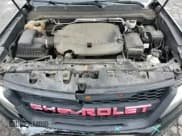 ✅ 2018 Chevrolet Colorado 2WD Z71 • VIN: 1GCGSDENXJ1194231 • Лот: 55499305. Опубликован ранее на Copart с пробегом 83 465 миль. Бесплатный доступ к архиву аукционных продаж из США и подробный отчёт об истории автомобиля на DreamBid. Изображение 13.