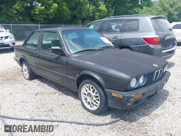 ✅ 1989 BMW 3 Series 325is • VIN: WBAAA2301K4495164 • Лот: 42833387. Опубликован ранее на IAAI с пробегом 137 490 миль. Бесплатный доступ к архиву аукционных продаж из США и подробный отчёт об истории автомобиля на DreamBid. Изображение 1.