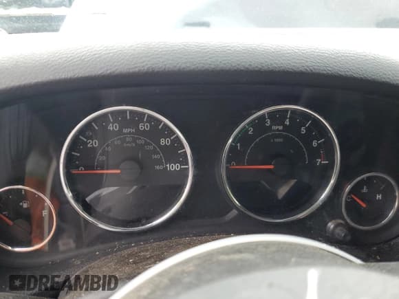 ✅ 2017 Jeep Wrangler Sahara • VIN: 1C4AJWBG5HL585280 • Lot: 54703555. Wystawiony na Copart z przebiegiem Nie podano. Bezpłatny archiwum sprzedaży aukcyjnych z USA i szczegółowy raport historii pojazdu na DreamBid. Zdjęcie 9.