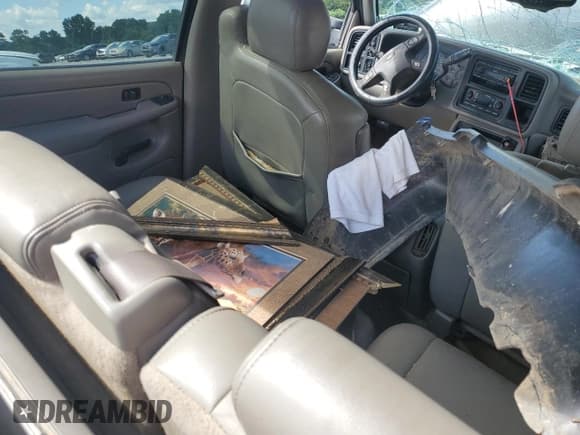 ✅ 2006 Chevrolet Silverado 2500HD LT3 • VIN: 1GCHK23206F101115 • Lot: 68626005. Wystawiony na Copart z przebiegiem Nie podano. Bezpłatny archiwum sprzedaży aukcyjnych z USA i szczegółowy raport historii pojazdu na DreamBid. Zdjęcie 10.