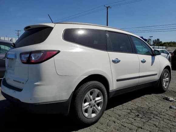 ✅ 2014 Chevrolet Traverse LS • VIN: 1GNKRFED9EJ306054 • Lot: 66039504. Wystawiony na Copart z przebiegiem Nie podano. Bezpłatny archiwum sprzedaży aukcyjnych z USA i szczegółowy raport historii pojazdu na DreamBid. Zdjęcie 3.