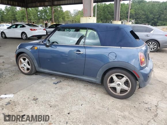 ✅ 2009 MINI Convertible • VIN: WMWMR33579TJ93689 • Lot: 70260254. Wystawiony na Copart z przebiegiem 123 105 mil. Bezpłatny archiwum sprzedaży aukcyjnych z USA i szczegółowy raport historii pojazdu na DreamBid. Zdjęcie 2.