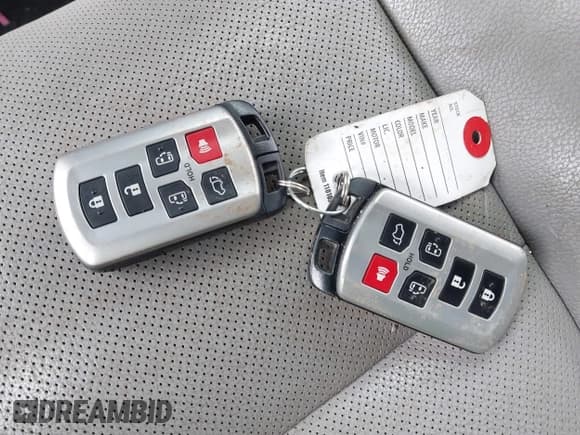 ✅ 2019 Toyota Sienna XLE • VIN: 5TDDZ3DC0KS225564 • Лот: 41973012. Опубликован ранее на IAAI с пробегом 71 858 миль. Бесплатный доступ к архиву аукционных продаж из США и подробный отчёт об истории автомобиля на DreamBid. Изображение 11.