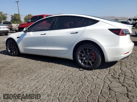 ✅ 2022 Tesla Model 3 Long Range • VIN: 5YJ3E1EB4NF163662 • Lot: 69128195. Wystawiony na Copart z przebiegiem 56 018 mil. Bezpłatny archiwum sprzedaży aukcyjnych z USA i szczegółowy raport historii pojazdu na DreamBid. Zdjęcie 2.