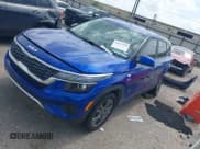 ✅ 2022 Kia Seltos LX • VIN: KNDEPCAA3N7322222 • Lot: 42672250. Wystawiony na IAAI z przebiegiem 48 074 mil. Bezpłatny archiwum sprzedaży aukcyjnych z USA i szczegółowy raport historii pojazdu na DreamBid. Zdjęcie 18.