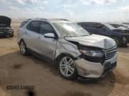 ✅ 2018 Chevrolet Equinox Premier • VIN: 2GNAXVEV0J6300851 • Lot: 85133275. Wystawiony na Copart z przebiegiem Nie podano. Bezpłatny archiwum sprzedaży aukcyjnych z USA i szczegółowy raport historii pojazdu na DreamBid. Zdjęcie 4.