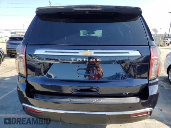 2024 Chevrolet Tahoe LT z VIN 1GNSKNKD2RR240635, wystawiony jako Copart lot #74531974 z przebiegiem Nie podano mil oraz Czysty tytuł • Clean title. Historia ofert i sprzedaży dostępna na DreamBid. Obrazek 6.