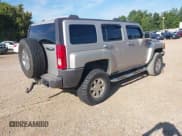 ✅ 2006 Hummer H3 • VIN: 5GTDN136468109654 • Lot: 43179566. Wystawiony na IAAI z przebiegiem 218 004 mil. Bezpłatny archiwum sprzedaży aukcyjnych z USA i szczegółowy raport historii pojazdu na DreamBid. Zdjęcie 4.