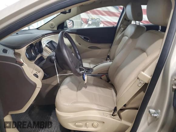 ✅ 2012 Buick LaCrosse Leather • VIN: 1G4GC5ER9CF294053 • Lot: 56181885. Wystawiony na Copart z przebiegiem 97 005 mil. Bezpłatny archiwum sprzedaży aukcyjnych z USA i szczegółowy raport historii pojazdu na DreamBid. Zdjęcie 7.