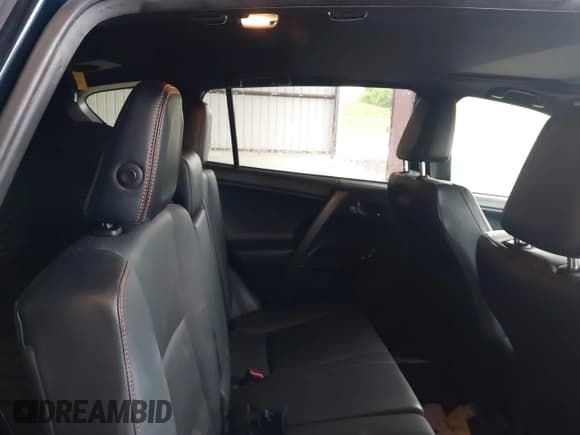 ✅ 2018 Toyota RAV4 SE • VIN: JTMJFREV4JJ234004 • Lot: 42287538. Listed on IAAI with 77,347 mi. Free auction sales archive from the USA and detailed vehicle history report at DreamBid. Image 8.