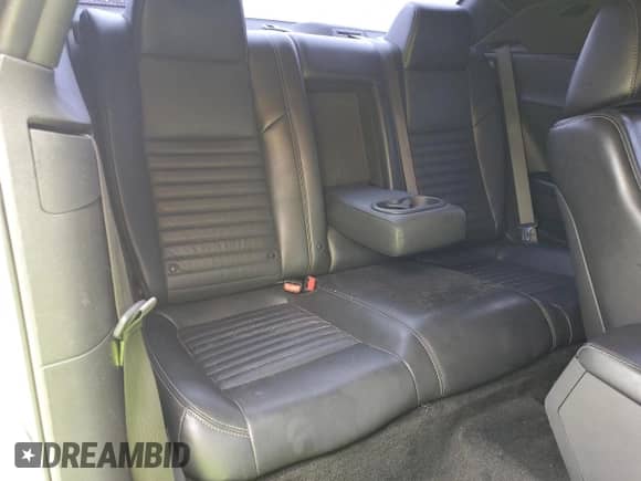 2013 Dodge Challenger R/T Plus z VIN 2C3CDYBT3DH685978, wystawiony jako Copart lot #58119844 z przebiegiem 130 012 mil mil oraz Szkoda całkowita • Salvage title. Historia ofert i sprzedaży dostępna na DreamBid. Obrazek 10.