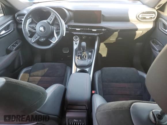 2024 Dodge Hornet R/T with VIN ZACPDFCW3R3A13488, listed as a Copart auction lot 83318464 with 3,689 mi miles and Salvage title. Bid and sale history available at DreamBid. Image 8.