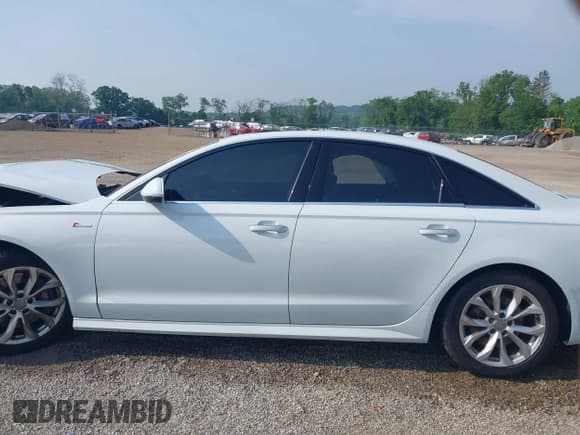 ✅ 2017 Audi A6 Premium Plus • VIN: WAUF2AFC5HN046477 • Lot: 42432352. Listed on IAAI with 60,884 mi. Free auction sales archive from the USA and detailed vehicle history report at DreamBid. Image 15.
