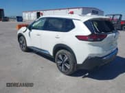 ✅ 2023 Nissan Rogue Platinum • VIN: JN8BT3DD7PW311192 • Lot: 42151046. Wystawiony na IAAI z przebiegiem 24 762 mil. Bezpłatny archiwum sprzedaży aukcyjnych z USA i szczegółowy raport historii pojazdu na DreamBid. Zdjęcie 3.