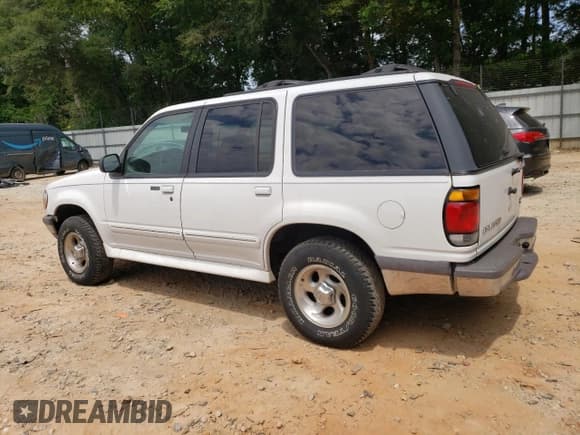 ✅ 1997 Ford Explorer XL • VIN: 1FMDU32E8VUC60285 • Lot: 66154644. Listed on Copart with 219,066 mi. Free auction sales archive from the USA and detailed vehicle history report at DreamBid. Image 2.