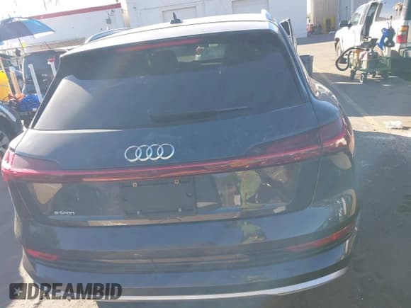 ✅ 2019 Audi e-tron Premium Plus • VIN: WA1LAAGE8KB010374 • Lot: 43541148. Listed on IAAI with 43,510 mi. Free auction sales archive from the USA and detailed vehicle history report at DreamBid. Image 16.