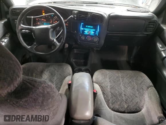 ✅ 2002 Chevrolet S-10 LS • VIN: 1GCDT13W32K235577 • Лот: 82347094. Опубликован ранее на Copart с пробегом 288 179 миль. Бесплатный доступ к архиву аукционных продаж из США и подробный отчёт об истории автомобиля на DreamBid. Изображение 8.