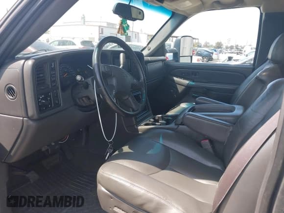 ✅ 2006 Chevrolet Silverado 2500HD LT2 • VIN: 1GCHK29U16E159510 • Лот: 42169394. Опубликован ранее на IAAI с пробегом 117 504 миль. Бесплатный доступ к архиву аукционных продаж из США и подробный отчёт об истории автомобиля на DreamBid. Изображение 5.